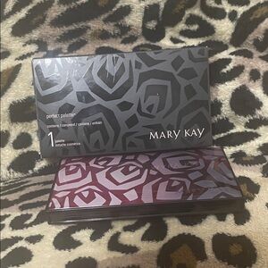 Mary Kay Perfect Palette in Purple and Black